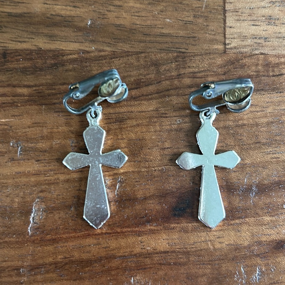 Handmade Elegant Sterling Silver Cross Clip on Earrings with Intricate Design - Picture 2 of 5